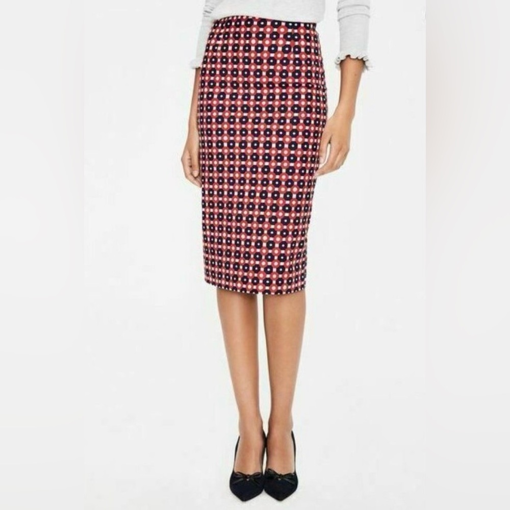 Boden Richmond pencil skirt in
Red and Blue Geometric Design
Size 22L